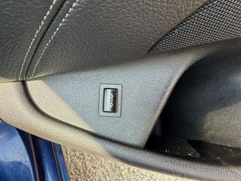 BMW 5 SERIES 2.0 520d SE Saloon 4dr Diesel Auto xDrive Euro 6 (s/s) (190 ps)