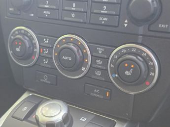 LAND ROVER FREELANDER 2 2.2 SD4 XS SUV 5dr Diesel CommandShift 4WD Euro 5 (190 ps)