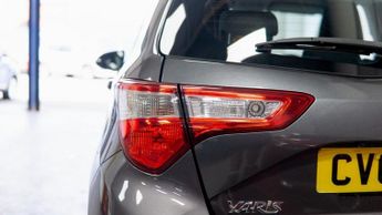 TOYOTA YARIS 1.5 VVT-h Icon Tech Hatchback 5dr Petrol Hybrid E-CVT Euro 6 (s/