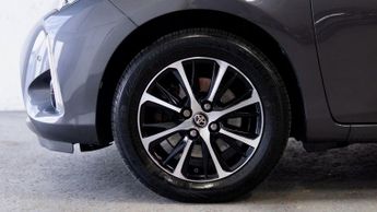 TOYOTA YARIS 1.5 VVT-h Icon Tech Hatchback 5dr Petrol Hybrid E-CVT Euro 6 (s/