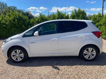 HYUNDAI IX20 1.4 Style Hatchback 5dr Petrol Manual Euro 5 (s/s) (90 bhp)