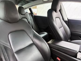 TESLA Model 3 Standard Range Plus Saloon 4dr Electric Auto RWD (241 bhp)