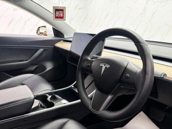 TESLA Model 3 Standard Range Plus Saloon 4dr Electric Auto RWD (241 bhp)