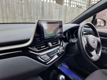 TOYOTA C-HR 1.8 VVT-h Design SUV 5dr Petrol Hybrid CVT Euro 6 (s/s) (122 ps)