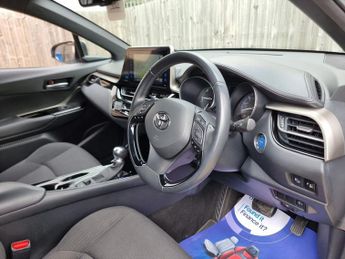 TOYOTA C-HR 1.8 VVT-h Design SUV 5dr Petrol Hybrid CVT Euro 6 (s/s) (122 ps)