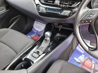 TOYOTA C-HR 1.8 VVT-h Design SUV 5dr Petrol Hybrid CVT Euro 6 (s/s) (122 ps)