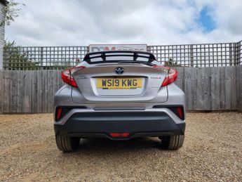 TOYOTA C-HR 1.8 VVT-h Design SUV 5dr Petrol Hybrid CVT Euro 6 (s/s) (122 ps)
