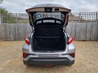 TOYOTA C-HR 1.8 VVT-h Design SUV 5dr Petrol Hybrid CVT Euro 6 (s/s) (122 ps)
