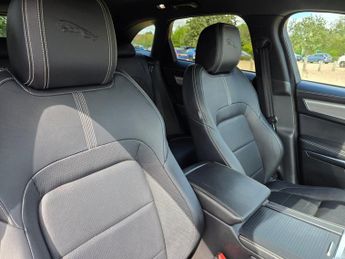 JAGUAR F-PACE 2.0 P400e 17.1kWh R-Dynamic S SUV 5dr Petrol Plug-in Hybrid Auto