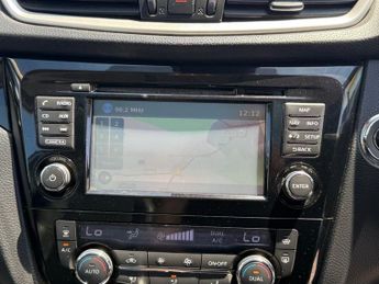 NISSAN QASHQAI 1.6 dCi Tekna SUV 5dr Diesel XTRON 2WD Euro 5 (s/s) (130 ps)