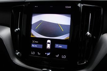 VOLVO XC60 2.0 B5 MHEV R-Design SUV 5dr Petrol Hybrid Auto Euro 6 (s/s) (25