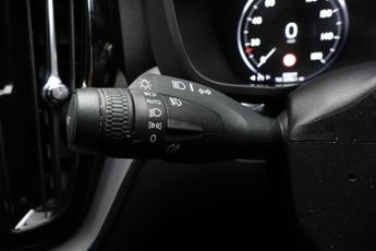 VOLVO XC60 2.0 T5 R-Design SUV 5dr Petrol Auto AWD Euro 6 (s/s) (250 ps)