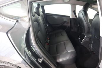 TESLA Model 3 Long Range Auto RWD 4dr