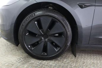 TESLA Model 3 Long Range Auto RWD 4dr