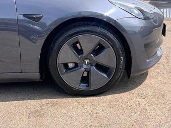 TESLA Model 3 Saloon 4dr Electric Auto RWD (241 bhp)