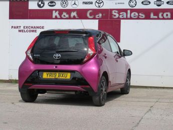 TOYOTA AYGO 1.0 VVT-i x-cite Hatchback 5dr Petrol x-shift Euro 6 (Safety Sen
