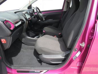 TOYOTA AYGO 1.0 VVT-i x-cite Hatchback 5dr Petrol x-shift Euro 6 (Safety Sen