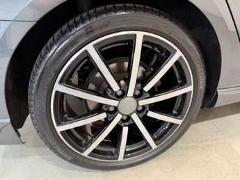 AUDI A3 1.5 TFSI CoD 35 Black Edition Sportback 5dr Petrol S Tronic Euro