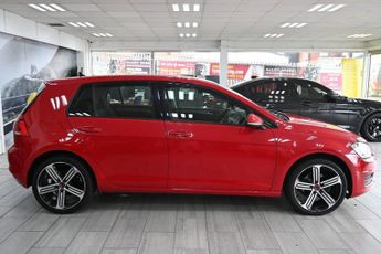 VOLKSWAGEN GOLF 1.6 TDI BlueMotion Tech SE Hatchback 5dr Diesel Manual Euro 5 (s