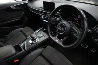 AUDI A4 AVANT 2.0 TFSI 35 Black Edition Estate 5dr Petrol S Tronic Euro 6 (s/s