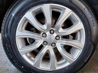 LAND ROVER RANGE ROVER EVOQUE 2.0 TD4 SE Tech SUV 5dr Diesel Auto 4WD Euro 6 (s/s) (180 ps)