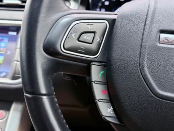 LAND ROVER RANGE ROVER EVOQUE 2.0 TD4 SE Tech SUV 5dr Diesel Auto 4WD Euro 6 (s/s) (180 ps)