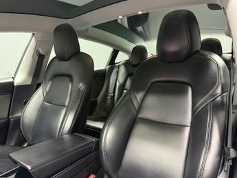 TESLA Model 3 Standard Range Plus Saloon 4dr Electric Auto RWD (241 bhp)