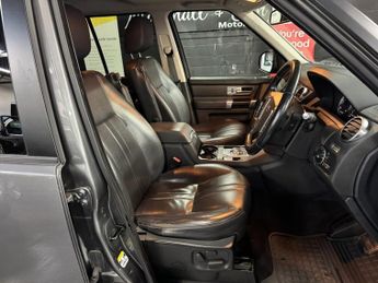 LAND ROVER DISCOVERY 4 3.0 SD V6 SE Tech SUV 5dr Diesel Auto 4WD Euro 5 (s/s) (255 bhp)
