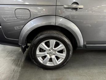 LAND ROVER DISCOVERY 4 3.0 SD V6 SE Tech SUV 5dr Diesel Auto 4WD Euro 5 (s/s) (255 bhp)