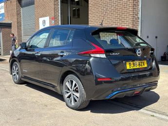 NISSAN LEAF 40kWh Acenta Hatchback 5 Door Electric Automatic Black 1 Former 