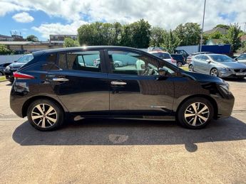 NISSAN LEAF 40kWh Acenta Hatchback 5 Door Electric Automatic Black 1 Former 