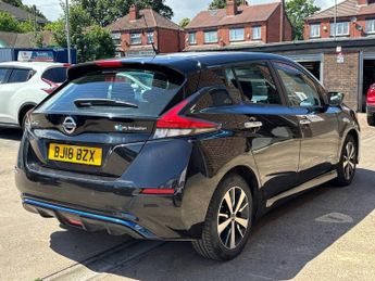 NISSAN LEAF 40kWh Acenta Hatchback 5 Door Electric Automatic Black 1 Former 