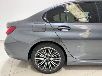 BMW 3 SERIES 2.0 330e 12kWh M Sport Saloon 4dr Petrol Plug-in Hybrid Auto Eur