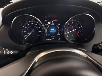 JAGUAR XE 2.0i GPF R-Sport Saloon 4dr Petrol Auto Euro 6 (s/s) (200 ps)