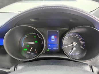 TOYOTA C-HR 1.8 VVT-h Dynamic SUV 5dr Petrol Hybrid CVT Euro 6 (s/s) (122 ps