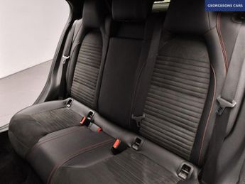 MERCEDES-BENZ GLA 1.6 GLA180 AMG Line Edition SUV 5dr Petrol 7G-DCT Euro 6 (s/s) (