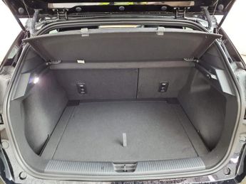 MG MG 4 64kWh Trophy Long Range Hatchback 5dr Electric Auto (203 ps)