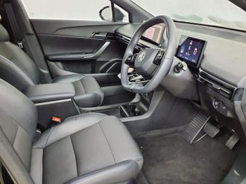 MG MG 4 64kWh Trophy Long Range Hatchback 5dr Electric Auto (203 ps)