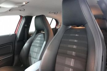 MERCEDES-BENZ GLA CLASS 1.6 GLA180 Urban Edition SUV 5dr Petrol 7G-DCT Euro 6 (s/s) (122