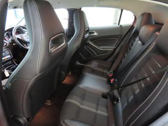 MERCEDES-BENZ GLA CLASS 1.6 GLA180 Urban Edition SUV 5dr Petrol 7G-DCT Euro 6 (s/s) (122