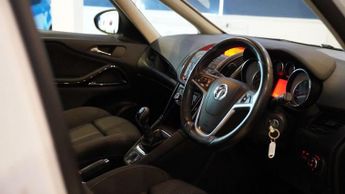 VAUXHALL ZAFIRA TOURER 2.0 CDTi SRi MPV 5dr Diesel Manual Euro 5 (130 ps)