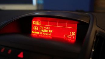 VAUXHALL ZAFIRA TOURER 2.0 CDTi SRi MPV 5dr Diesel Manual Euro 5 (130 ps)