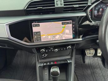 AUDI Q3 1.5 TFSI CoD 35 S line SUV 5dr Petrol S Tronic Euro 6 (s/s) (150
