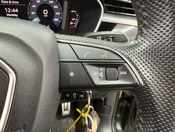 AUDI Q3 1.5 TFSI CoD 35 S line SUV 5dr Petrol S Tronic Euro 6 (s/s) (150