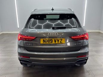 AUDI Q3 1.5 TFSI CoD 35 S line SUV 5dr Petrol S Tronic Euro 6 (s/s) (150