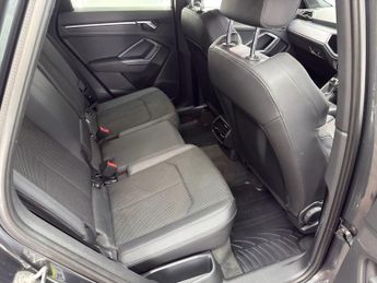 AUDI Q3 1.5 TFSI CoD 35 S line SUV 5dr Petrol S Tronic Euro 6 (s/s) (150