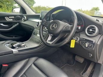 MERCEDES-BENZ GLC 2.1 GLC250d Sport (Premium) SUV 5dr Diesel G-Tronic 4MATIC Euro 