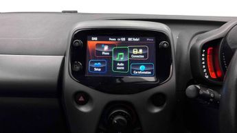 TOYOTA AYGO 1.0 VVT-i x-play Hatchback 5dr Petrol x-shift Euro 6 (Safety Sen