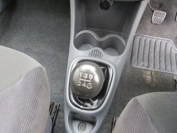 CITROEN C1 1.0i Rhythm Hatchback 5dr Petrol Manual Euro 4 (67 ps)