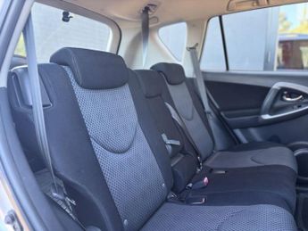 TOYOTA RAV4 2.0 XT3 SUV 5dr Petrol Automatic 4WD (212 g/km, 150 bhp)